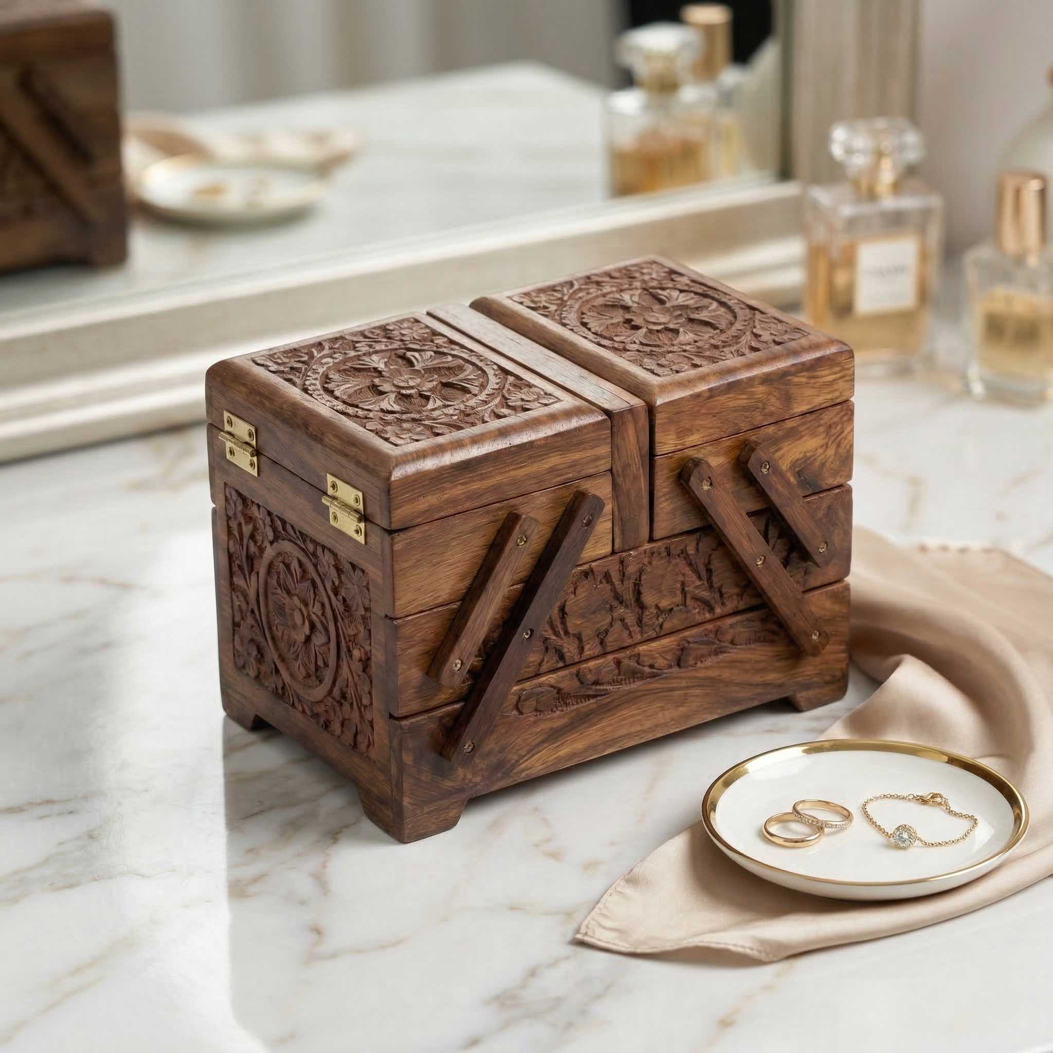 Evernook 4x8" Hand-Carved Cantilever Jewelry Chest